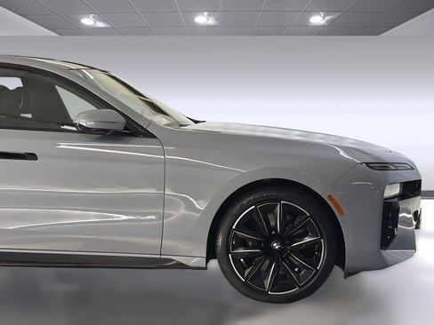Used 2023 BMW 740i w/ Parking Assistance Package RWD image 35