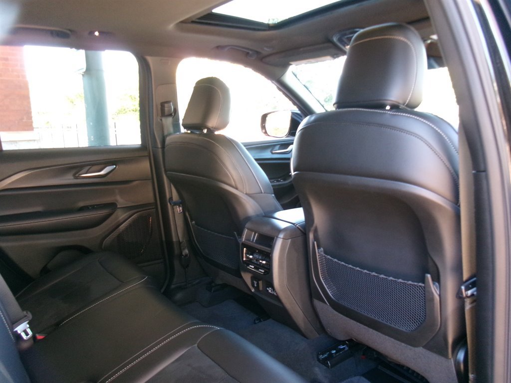 Used 2025 Jeep Grand Cherokee Altitude AWD/4WD image 25