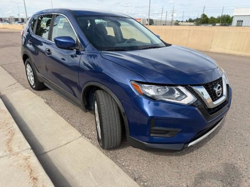 Used 2017 Nissan Rogue S AWD/4WD image 5