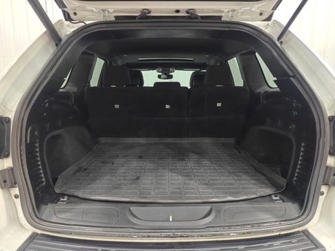 Used 2017 Jeep Grand Cherokee Laredo image 27