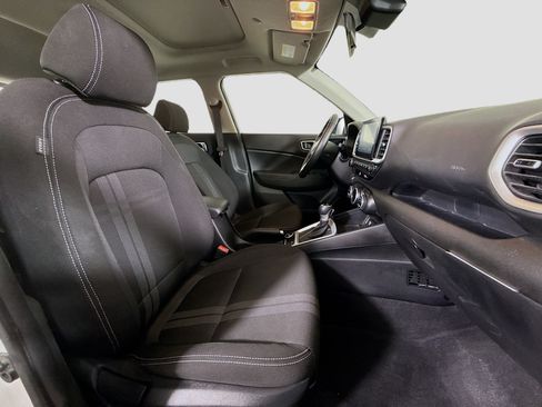 Used 2026 Hyundai Venue SEL FWD image 29
