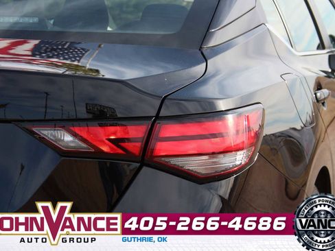 Used 2025 Nissan Sentra SV image 8