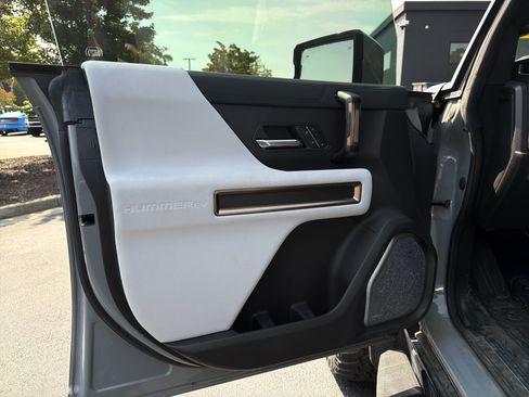 Used 2024 GMC Hummer EV 3X w/ LPO, Illumination Package AWD/4WD image 16