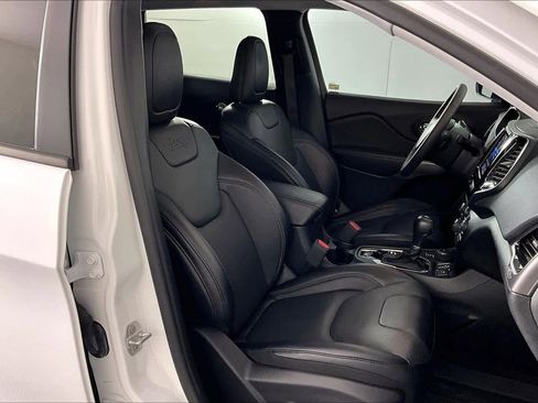 Used 2022 Jeep Cherokee Limited w/ Mopar Interior Package image 9