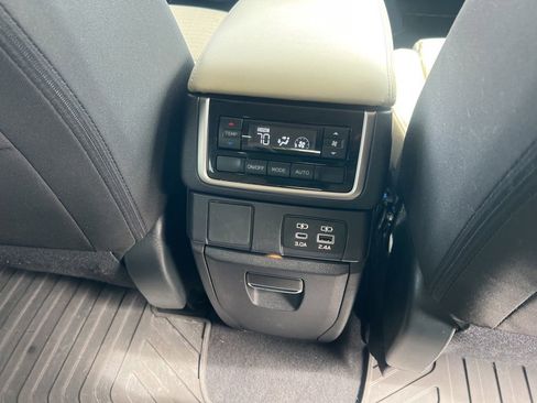 Used 2023 Subaru Ascent Premium w/ Convenience Package AWD/4WD image 19