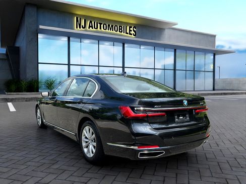 Used 2021 BMW 740i xDrive 740i xDrive Sedan w/ Luxury Rear Seating Package image 5