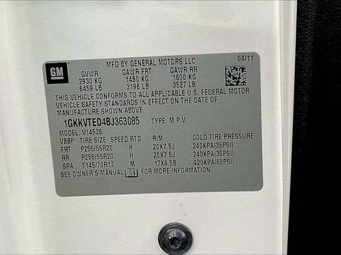 Used 2011 GMC Acadia Denali image 18