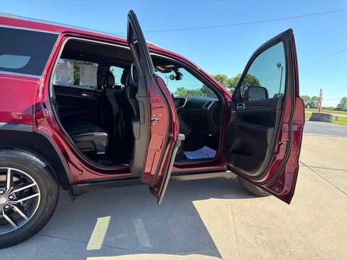 Used 2017 Jeep Grand Cherokee Limited w/ Luxury Group II AWD/4WD image 39