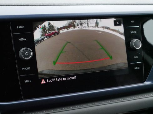 Used 2024 Volkswagen Taos SE image 30