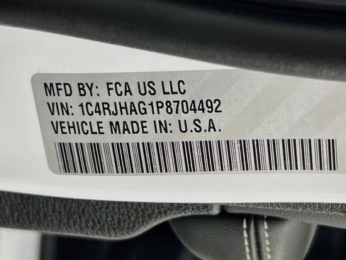 Used 2023 Jeep Grand Cherokee Altitude AWD/4WD image 31