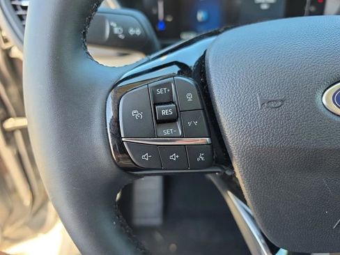 Used 2025 Ford Escape SE FWD image 34
