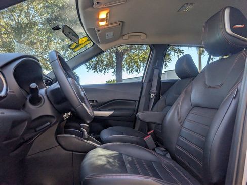 Used 2019 Nissan Kicks SR w/ SR Premium Package image 15