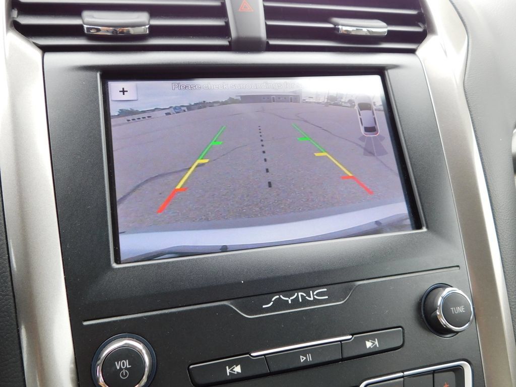 Used 2019 Ford Fusion SE FWD image 32