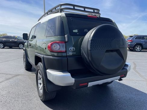 Used 2014 Toyota FJ Cruiser 2WD w/ Convenience Package image 11
