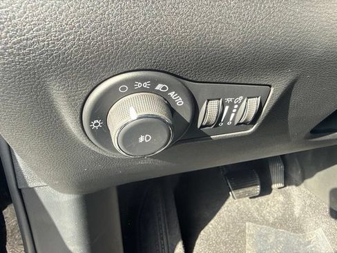 Used 2026 Jeep Compass Limited AWD/4WD image 11