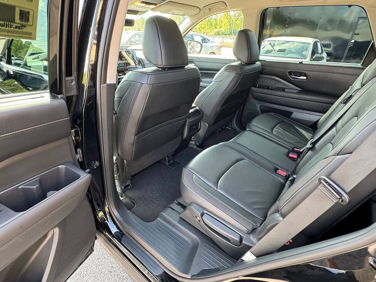 Used 2025 Nissan Pathfinder SL w/ Cargo Package AWD/4WD image 13