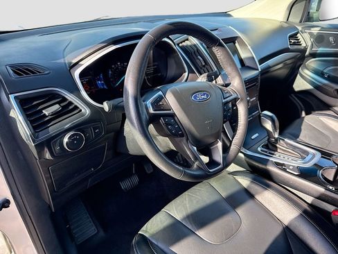 Used 2018 Ford Edge Titanium image 10