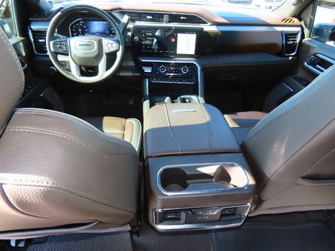 Used 2025 GMC Sierra 3500 Denali w/ Denali Reserve Package image 23