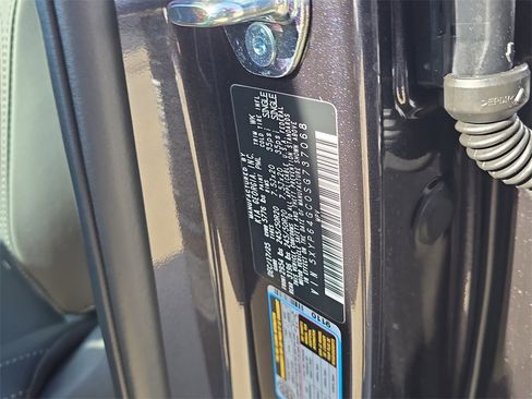 New 2025 Kia Telluride S image 34