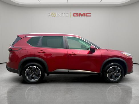 Used 2024 Nissan Rogue SV w/ SV Premium Package AWD/4WD image 6