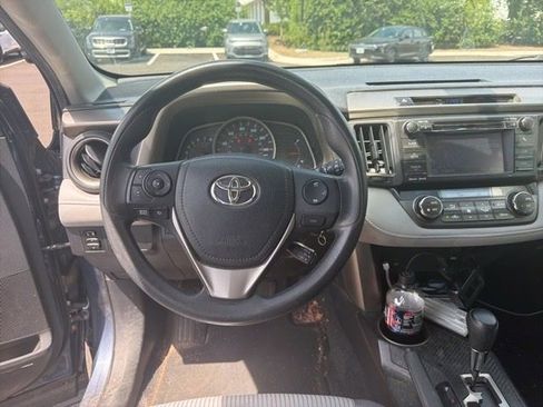 Used 2013 Toyota RAV4 XLE AWD/4WD image 5