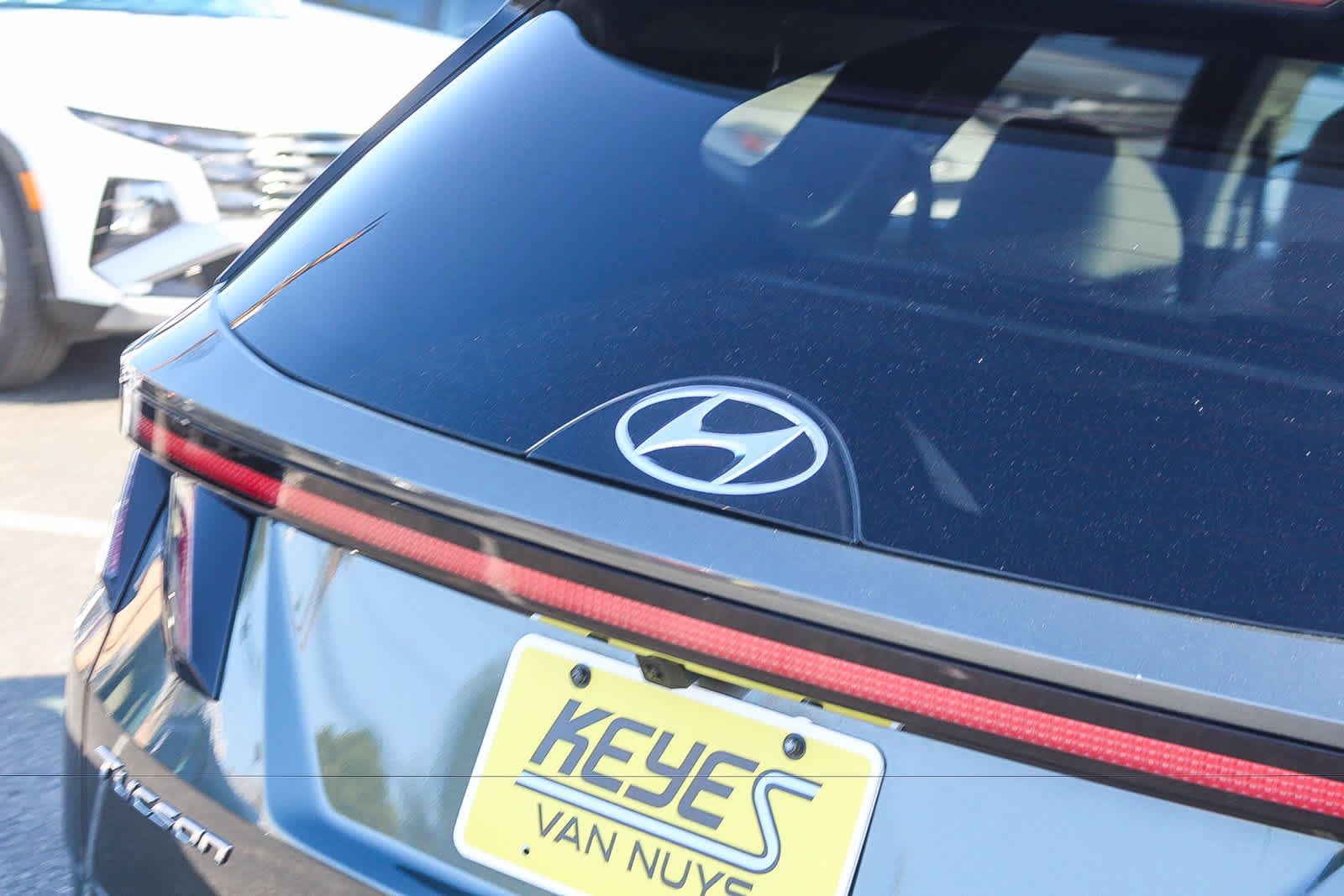 Certified 2024 Hyundai Tucson Limited AWD/4WD image 9