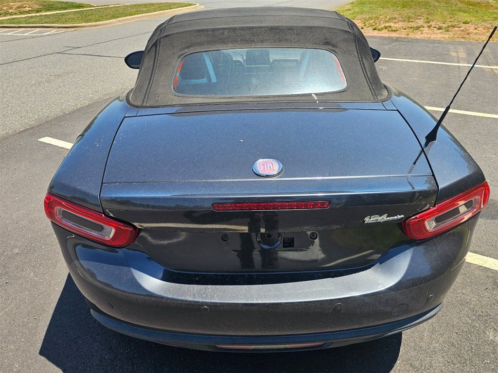 Used 2017 FIAT 124 Spider Lusso RWD image 3