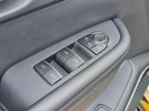 Used 2025 Buick Enclave Sport Touring image 26