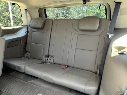 Used 2019 Chevrolet Tahoe LT w/ Luxury Package RWD image 19