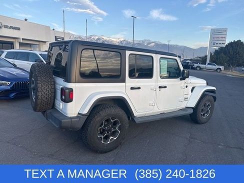 Used 2019 Jeep Wrangler Unlimited Sahara image 10