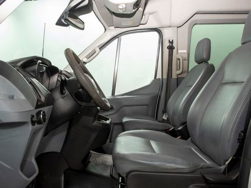 Used 2019 Ford Transit 350 XL image 6