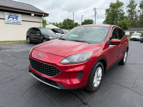 Used 2020 Ford Escape SE FWD image 1