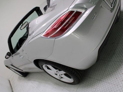 Used 2008 Saturn Sky w/ Premium Trim Package image 38