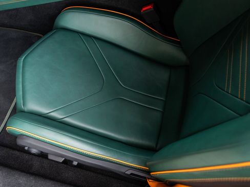 Used 2024 Lamborghini Revuelto image 29