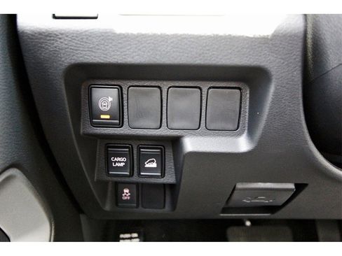 Certified 2024 Nissan Frontier SV w/ Technology Package image 17