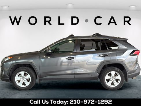 Used 2021 Toyota RAV4 XLE FWD image 12