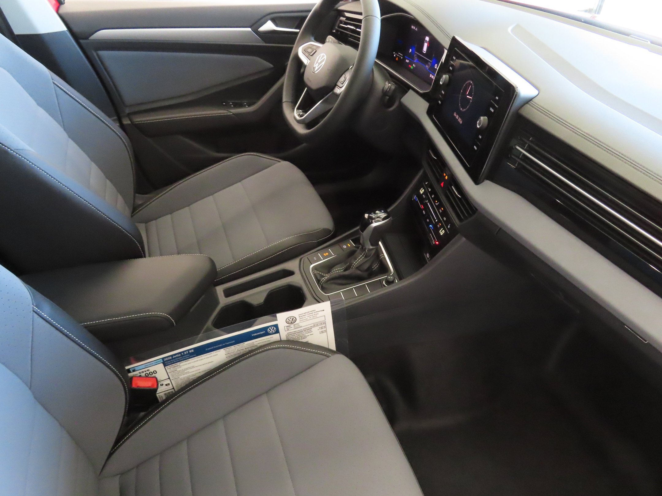 Used 2026 Volkswagen Jetta SE FWD image 25