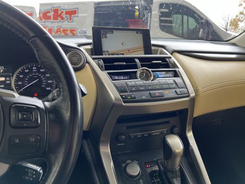 Used 2015 Lexus NX 200t FWD image 18