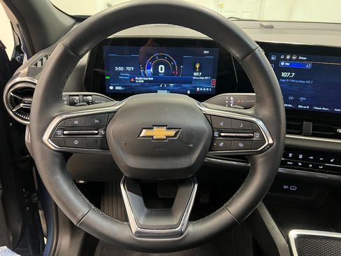 Used 2025 Chevrolet Equinox LT image 34