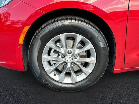 New 2026 Chrysler Pacifica Limited FWD image 21