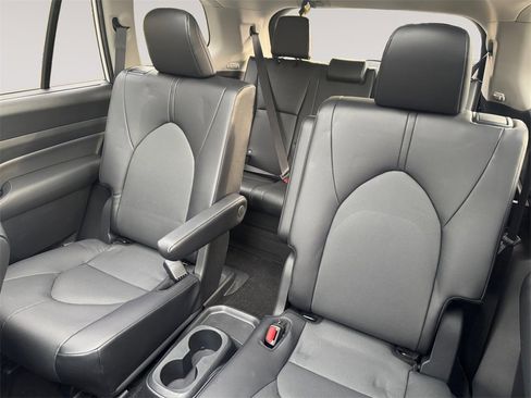 Used 2024 Toyota Grand Highlander XLE image 13