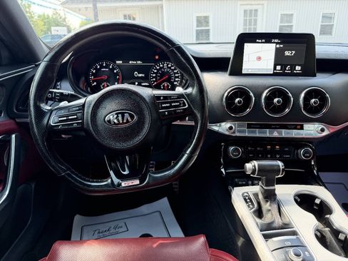 Used 2021 Kia Stinger GT1 AWD/4WD image 11