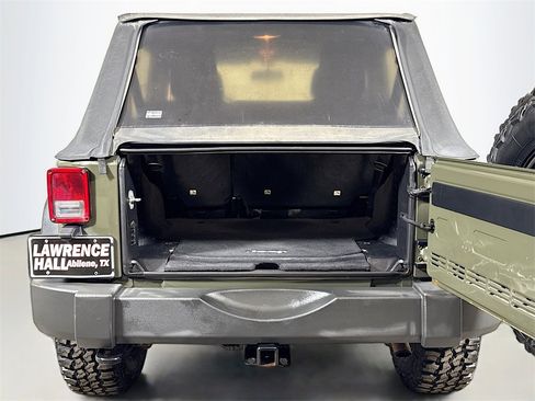 Used 2015 Jeep Wrangler Unlimited Sport w/ Connectivity Group image 23