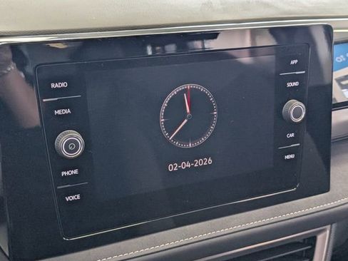 New 2026 Volkswagen Taos SE FWD image 19