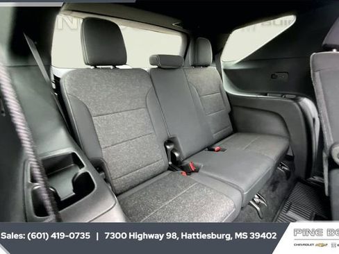 Used 2024 Chevrolet Traverse LT image 21