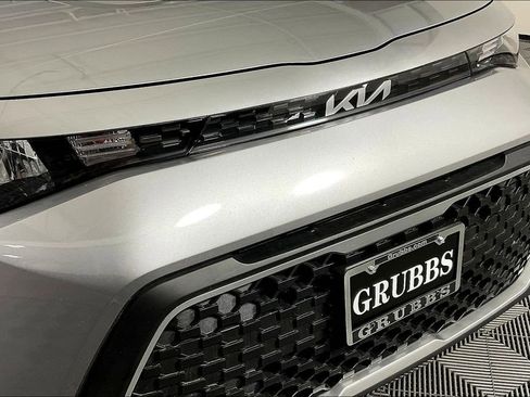 Used 2025 Kia Soul LX FWD image 37