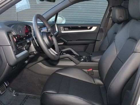New 2026 Porsche Cayenne S image 5