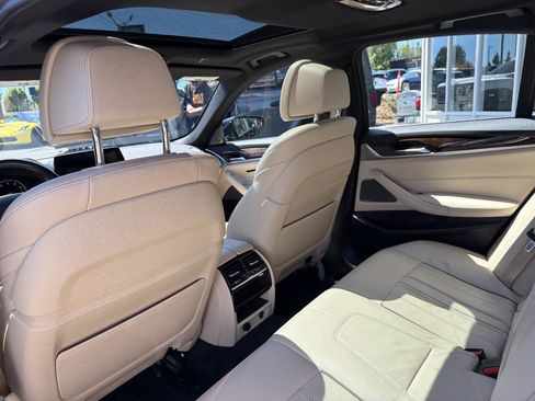 Used 2018 BMW 530i xDrive w/ Premium Package AWD/4WD image 22