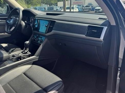 Used 2022 Volkswagen Atlas SEL R-Line AWD/4WD image 16