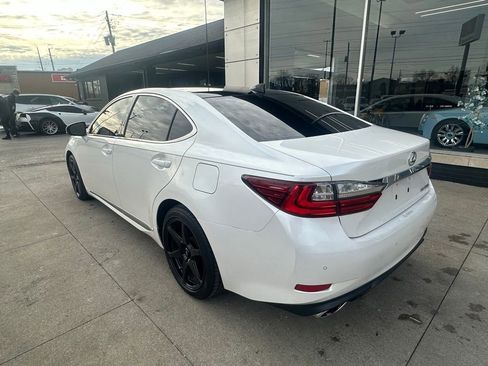 Used 2016 Lexus ES 350 w/ Luxury Package w/Wood Trim image 4